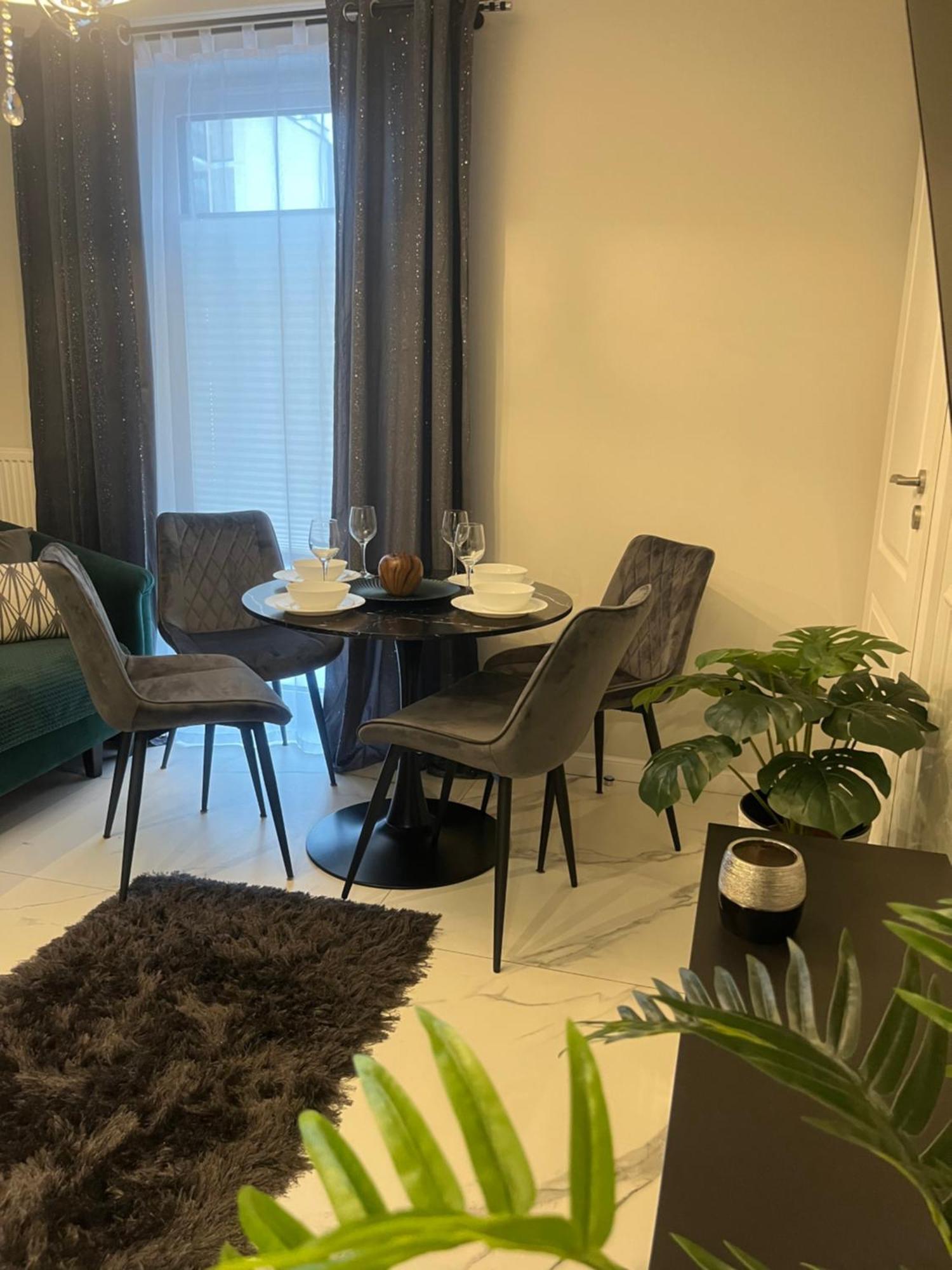 Apartamenty Kielce- Apartament Szmaragd Przy Zalew Kielecki, Faktura, Parking, Centrum Экстерьер фото